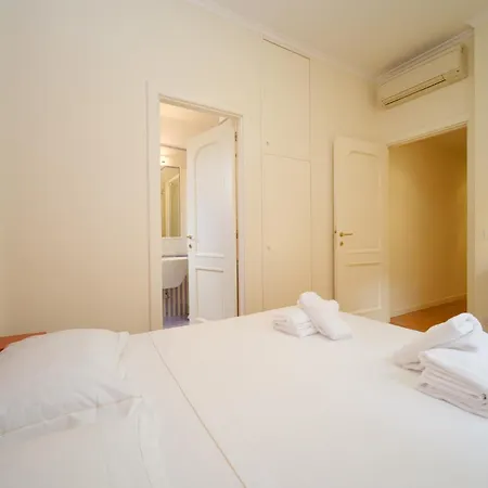 Elisa's Trevi Fountain Buddyrent Apartment Rome