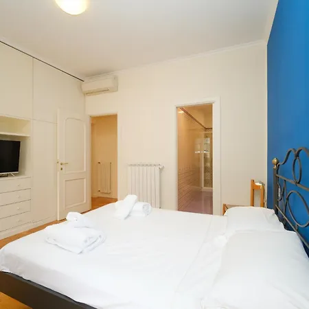 Elisa's Trevi Fountain Buddyrent Apartment Rome